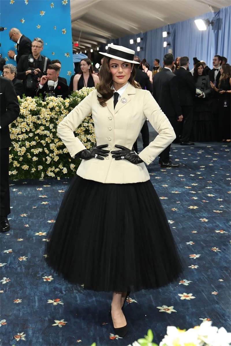 Women Formal Wear Black And White - Weiße Damen-Büroanzüge, Rock-Set, Sommer, 2-teilig, Blazer